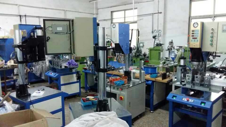 全國最大銷量最好名譽最高的一家品牌清潔球機器廠家 金屬成型設(shè)備 刷洗大王機器生產(chǎn)廠家圖片_高清圖_細節(jié)圖-臨沂云峰清潔球機器設(shè)備廠 -